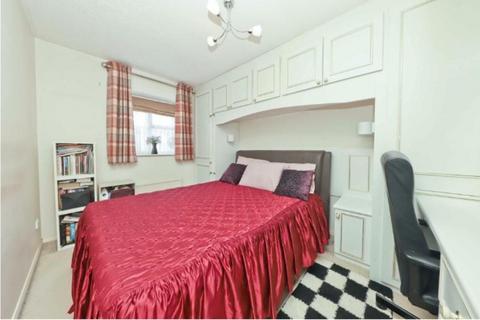 1 Dunsmore Close, Hayes, UB4 9RJ