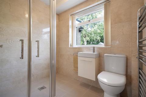 42 Testwood Road, Windsor, SL4 5RW