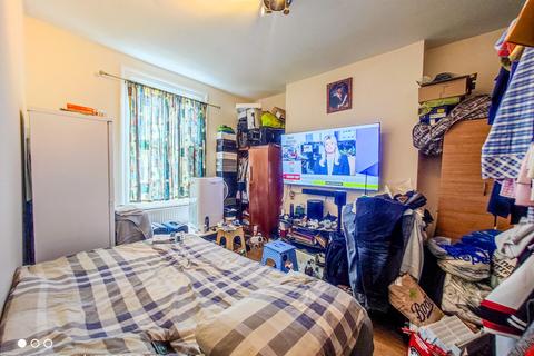 2 bedroom flat for sale, Herbert Road, Plumstead, SE18 3PP