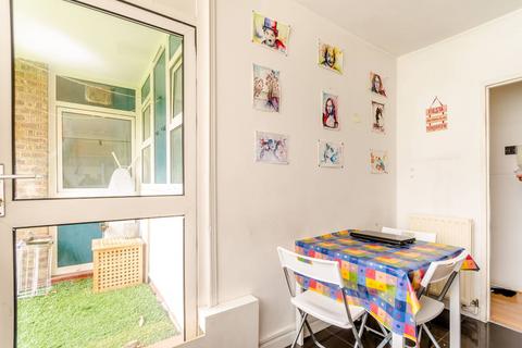 14 Wainford Close, London, SW19 6BH