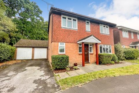 4 bedroom detached house for sale, Walker Gardens, Grange Park, Hedge End, SO30