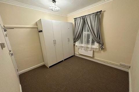 1 bedroom in a house share to rent, Stratford Road