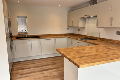 4 bedroom barn conversion to rent, Rickerby, CA3