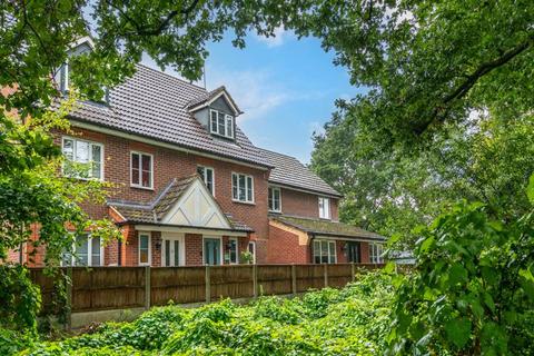 3 bedroom terraced house for sale, 37 Foxglove Road, Market Rasen