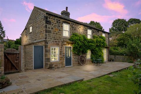 3 bedroom detached house for sale, Moor Lane, East Keswick, LS17