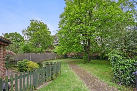 Flat 2, 32b Canning Road, Croydon, CR0 6QD