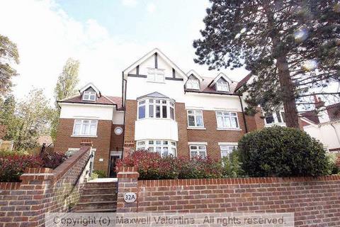 2 bedroom apartment to rent, Russell Hill, Purley