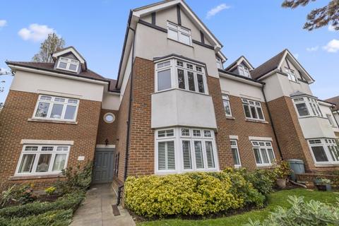 2 bedroom apartment to rent, Russell Hill, Purley