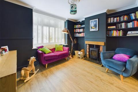 61 Podsmead Road, Gloucester, GL1 5PB