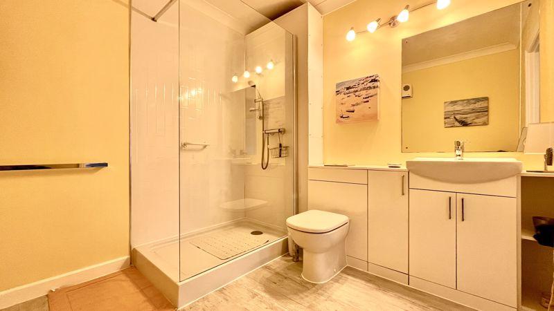 En-Suite to Bedroom