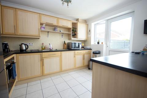 3 bedroom terraced house for sale, David Newberry Drive, Lee-On-The-Solent, PO13