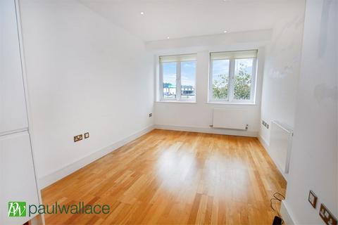 Flat 12, Burlington House Swanfield Road, Waltham Cross, EN8 7FG
