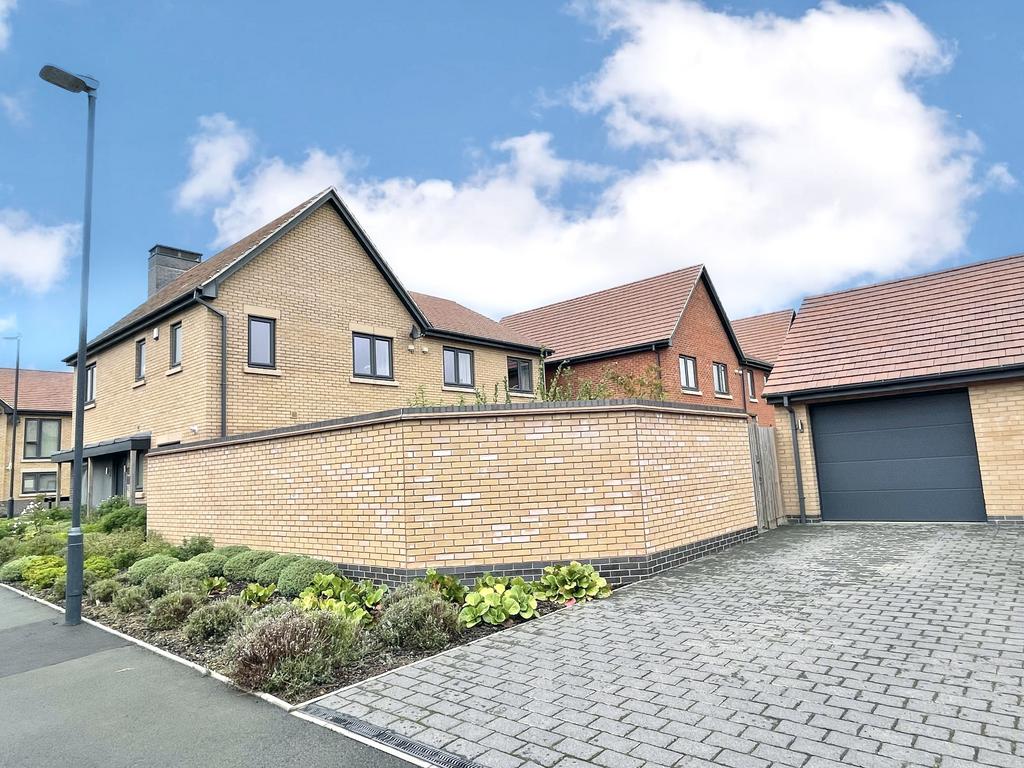 Garage/Driveway