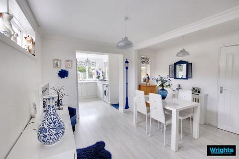 25 Heddington Close, Trowbridge, BA14 0LH