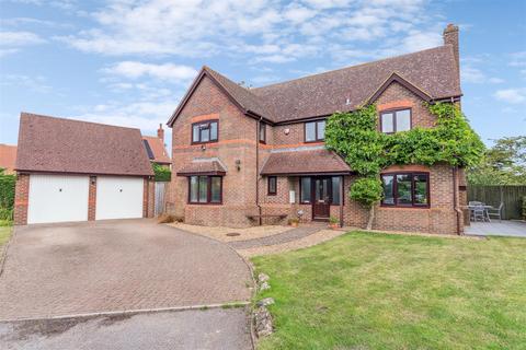 5 bedroom detached house for sale, Panters Close, Nash, Milton Keynes