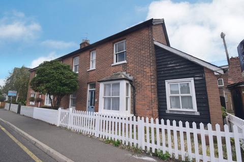 3 bedroom semi-detached house to rent, Frinton-on-Sea CO13