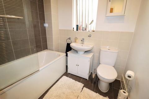 3 bedroom end of terrace house for sale, Sovereigns Way, Milton Keynes