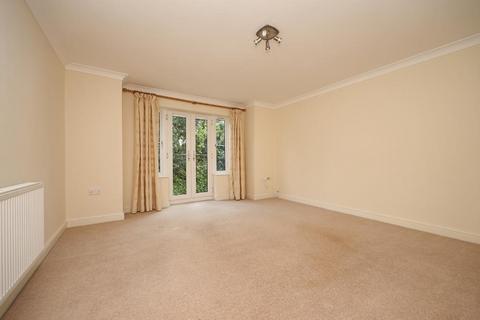 2 bedroom apartment to rent, Lymewood Grove, Newcastle under Lyme ST5