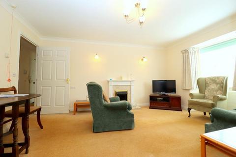 2 bedroom retirement property to rent, Over 60's only - Bushmead Court, Hancock Drive, Luton, LU2 7GY