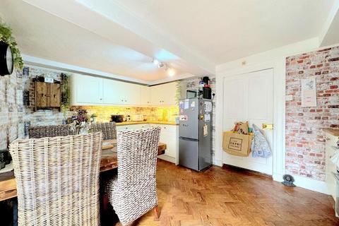 10 Alfred Street, Westbury, BA13 3DY