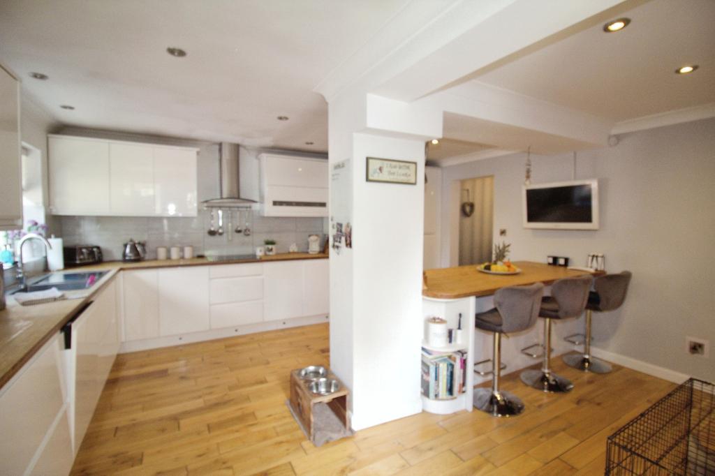 Kitchen Dining Area