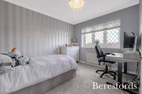 18 Shevon Way, Brentwood, CM14 4PJ