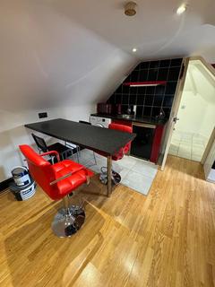 Studio to rent, 152 Hoe  Street, Walthamstow, London, E17 4QR