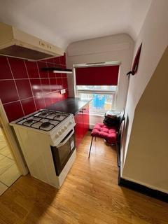 Studio to rent, 152 Hoe  Street, Walthamstow, London, E17 4QR