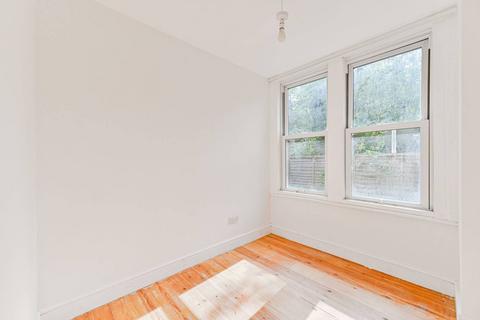 3 bedroom flat to rent, Croxted Road, Herne Hill, London, SE24