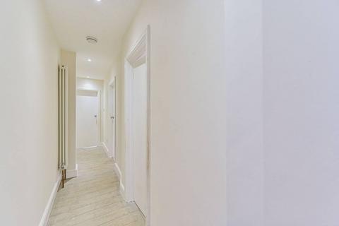 3 bedroom flat to rent, Croxted Road, Herne Hill, London, SE24