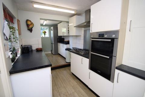 2 bedroom end of terrace house for sale, London Road, High Wycombe HP11