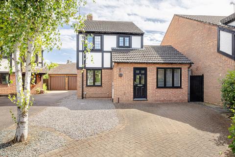 3 bedroom detached house for sale, Alder Close, Bishops Stortford, Hertfordshire, CM23