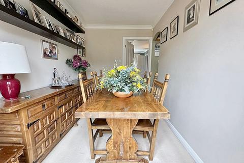 11 Blake Hill Way, Abbeymead, Gloucester, GL4 4QR