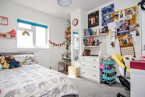 98 Highfields Road, Chasetown, Burntwood, WS7 4QU