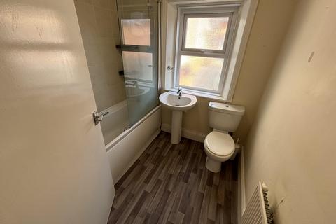 2 bedroom flat to rent, Cartington Terrace, Newcastle upon tyne NE6