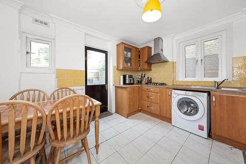 3 bedroom apartment for sale, Louisville Road, London, SW17