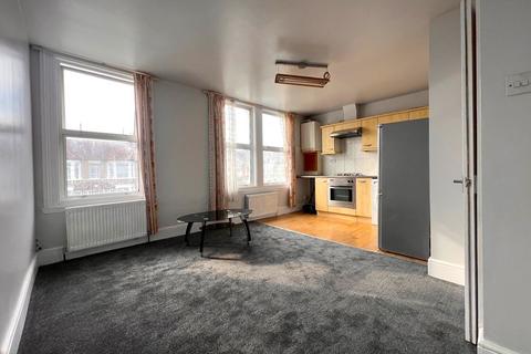 1 bedroom flat to rent, Wellwood Road, Ilford IG3