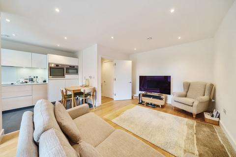 1 bedroom apartment for sale, Peartree Way, London