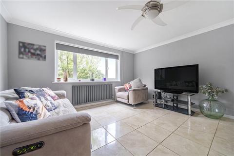 220 Beacon Road, Chatham, ME5 7BY