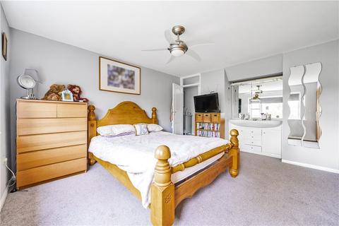 220 Beacon Road, Chatham, ME5 7BY