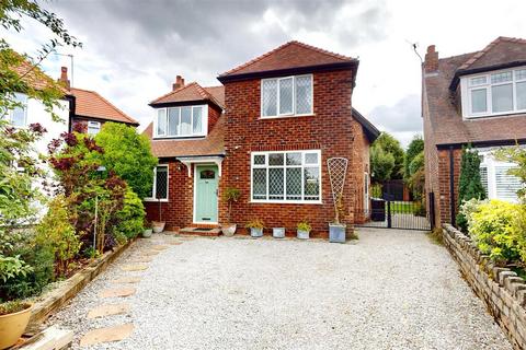 4 bedroom detached house for sale, Teesdale Avenue, Urmston, Manchester, M41