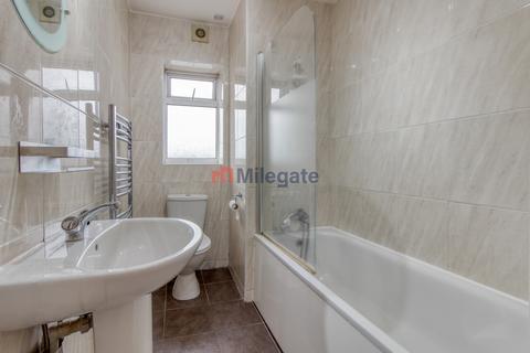 2 bedroom flat to rent, London NW9