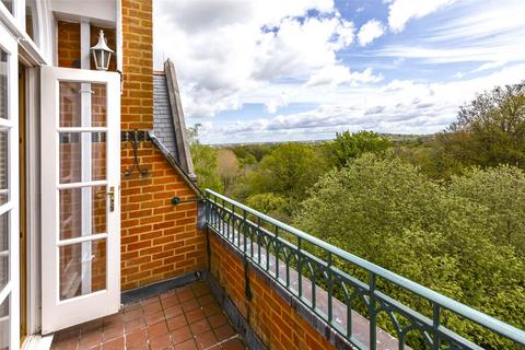 3 bedroom penthouse for sale, Holloway Drive, Virginia Water, Surrey, GU25