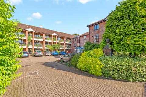 2 bedroom apartment for sale, Hoskins Road, Oxted, Surrey, RH8