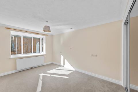 2 bedroom apartment for sale, Hoskins Road, Oxted, Surrey, RH8