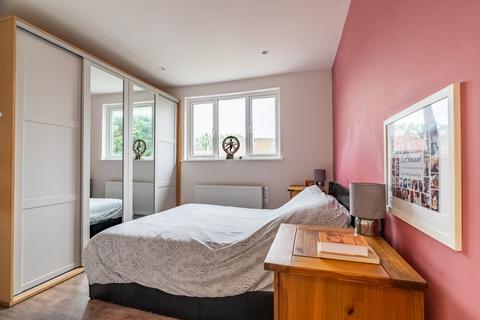 2 bedroom maisonette for sale, Hatfield Road, Hertfordshire AL4