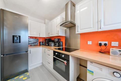 3 Proctor Close, Mitcham, CR4 2GX