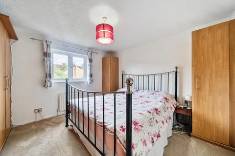 3 Proctor Close, Mitcham, CR4 2GX