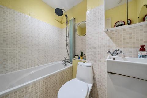 3 Proctor Close, Mitcham, CR4 2GX