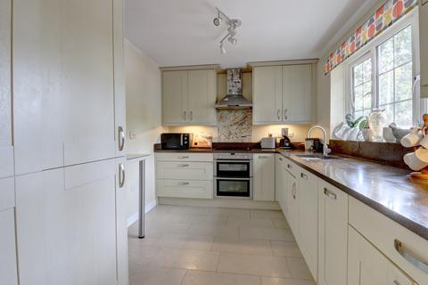 4 bedroom detached house for sale, Main Road, Princes Risborough HP27